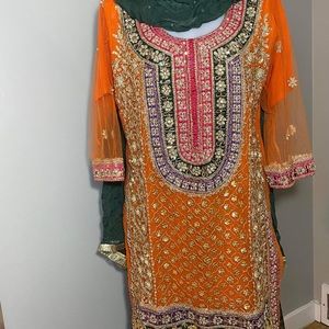 Pakistani PEELA JORA